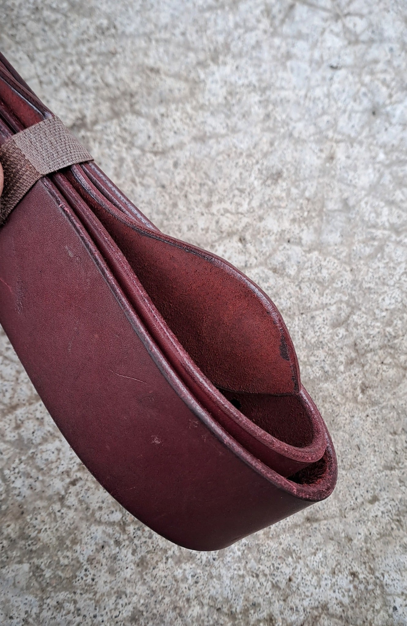 Tie strap (sanglon) cuir latigo, 2.1m, à trous