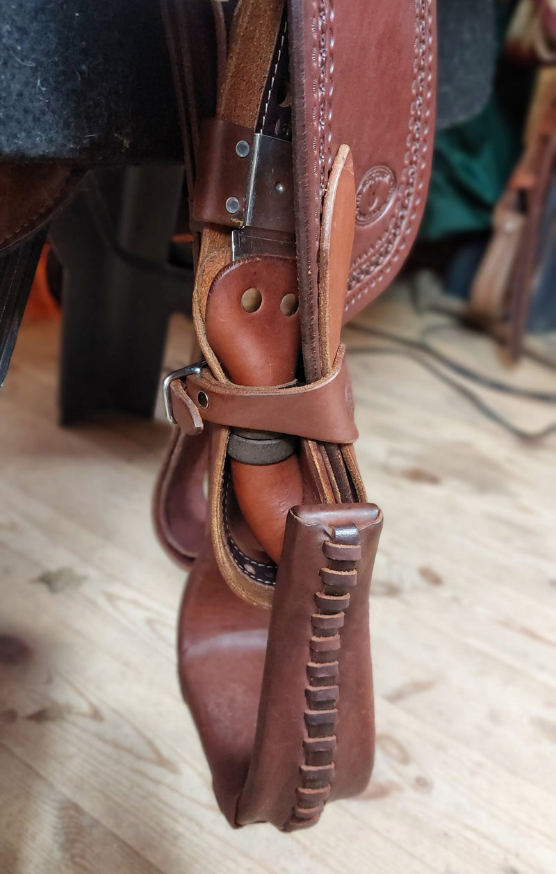 Twist & Strap fenders Western